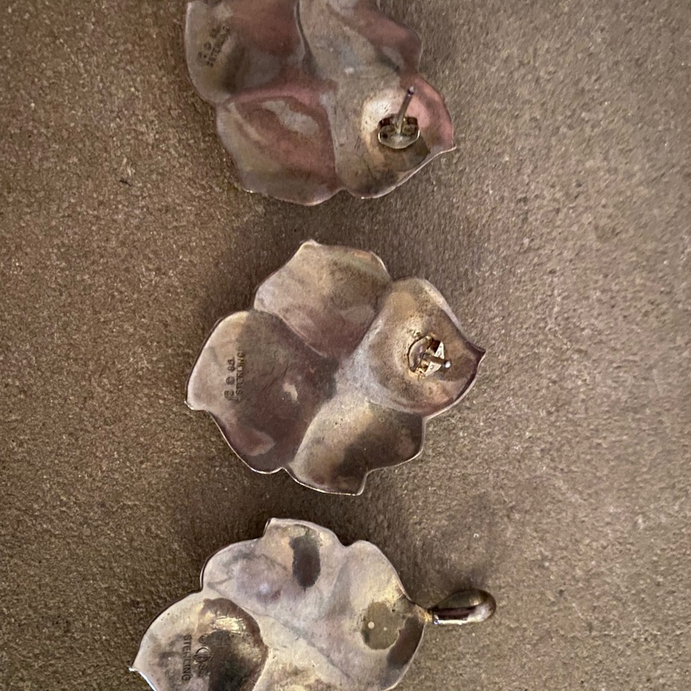 Sterling silver & amethyst earrings and pendant - Picture 3 of 3